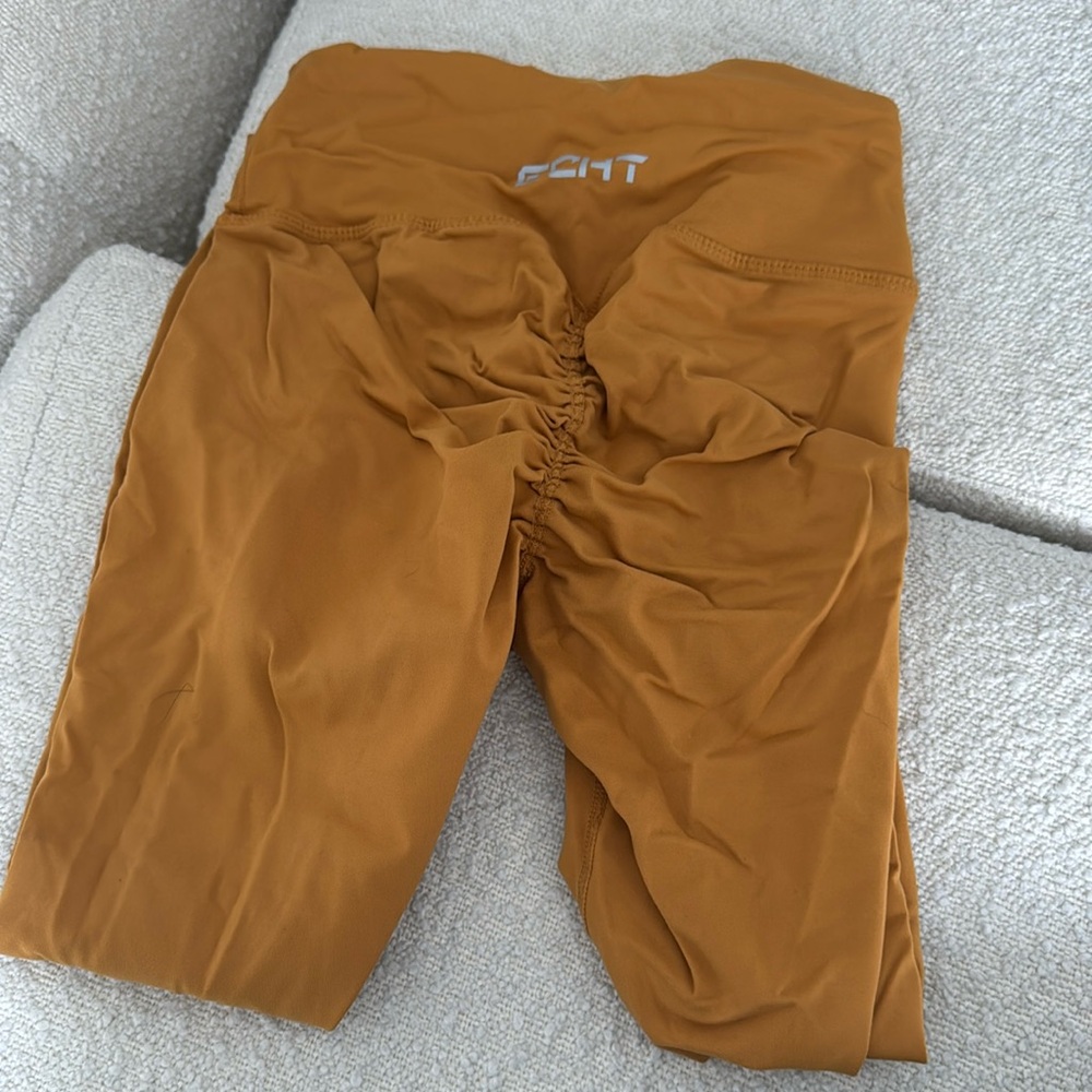 ECHT MUSTARD YELLOW SCRUNCH BUTT LEGGINGS